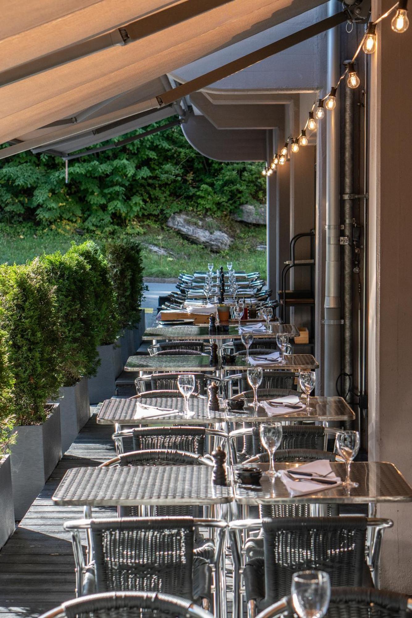 Studio Im Hotel Des Alpes ฟลิมส์ ภายนอก รูปภาพ