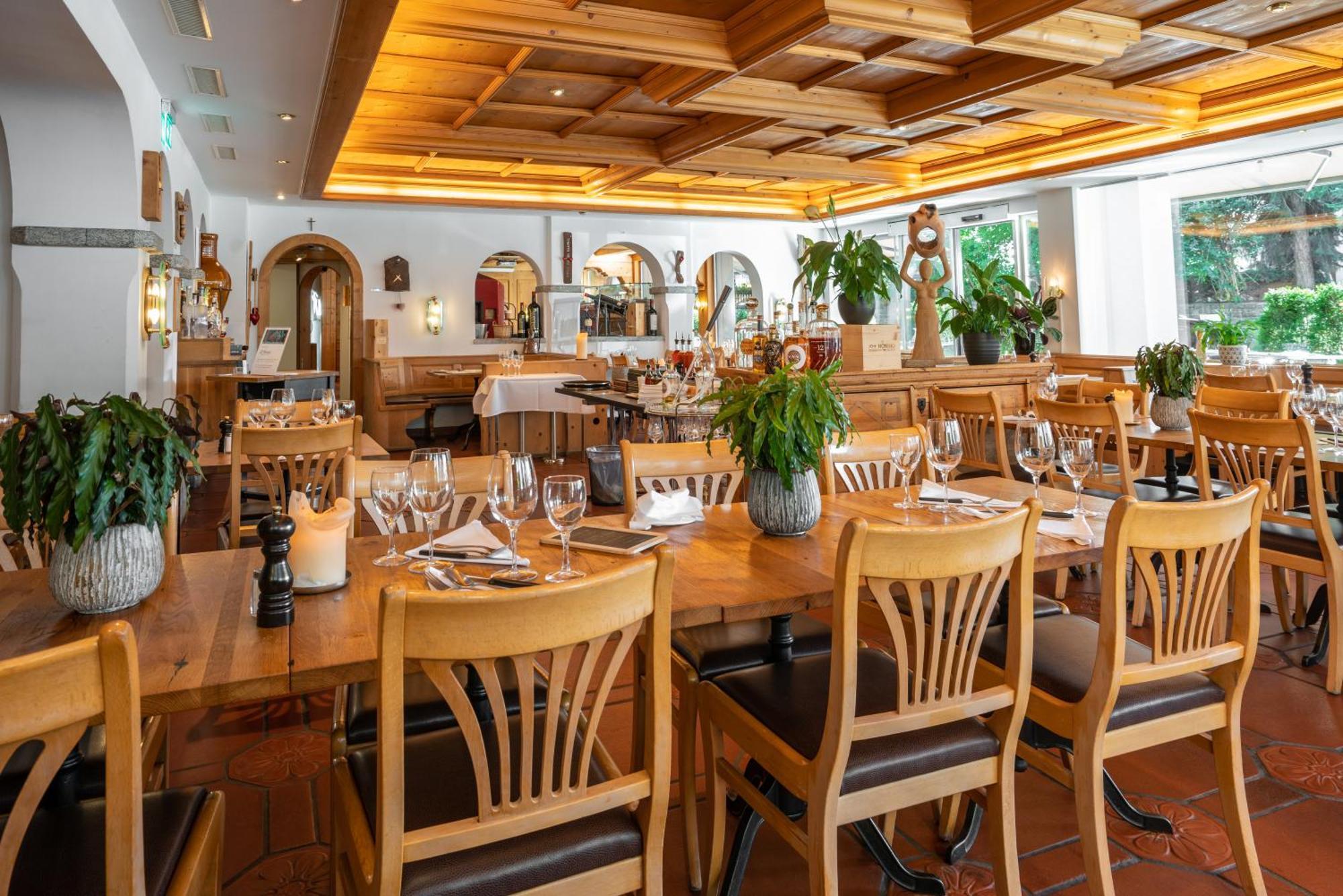 Studio Im Hotel Des Alpes ฟลิมส์ ภายนอก รูปภาพ